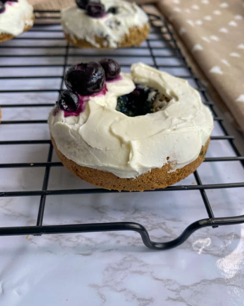 The best blueberry cheesecake donuts