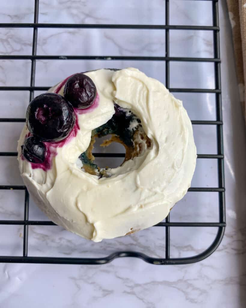 The best blueberry cheesecake donuts