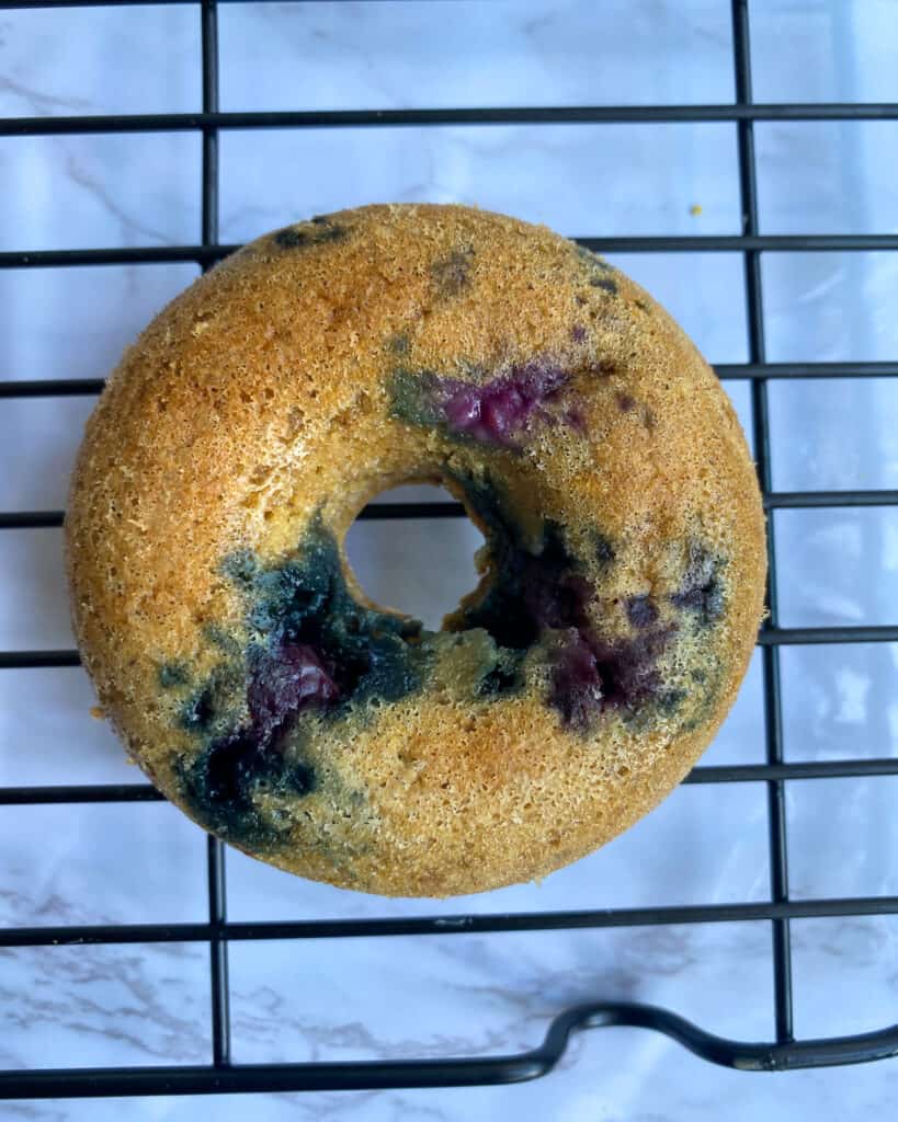 The best blueberry cheesecake donuts