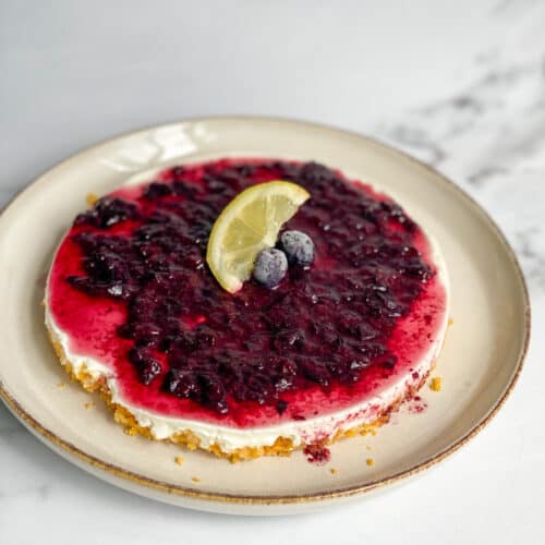 low calorie lemon and blueberry cheesecake