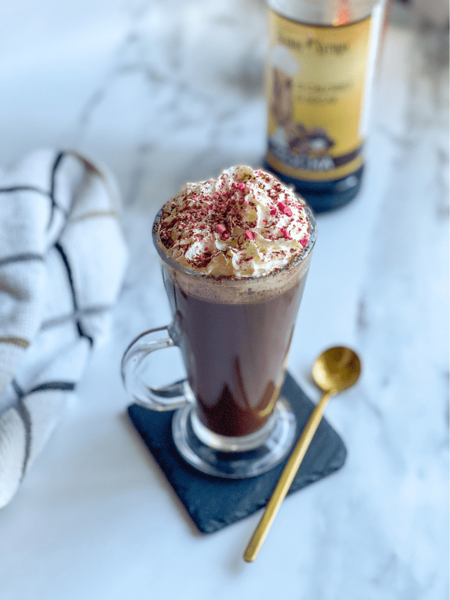 Low calorie peppermint mocha latte