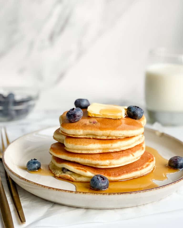 The BEST low calorie blueberry pancakes