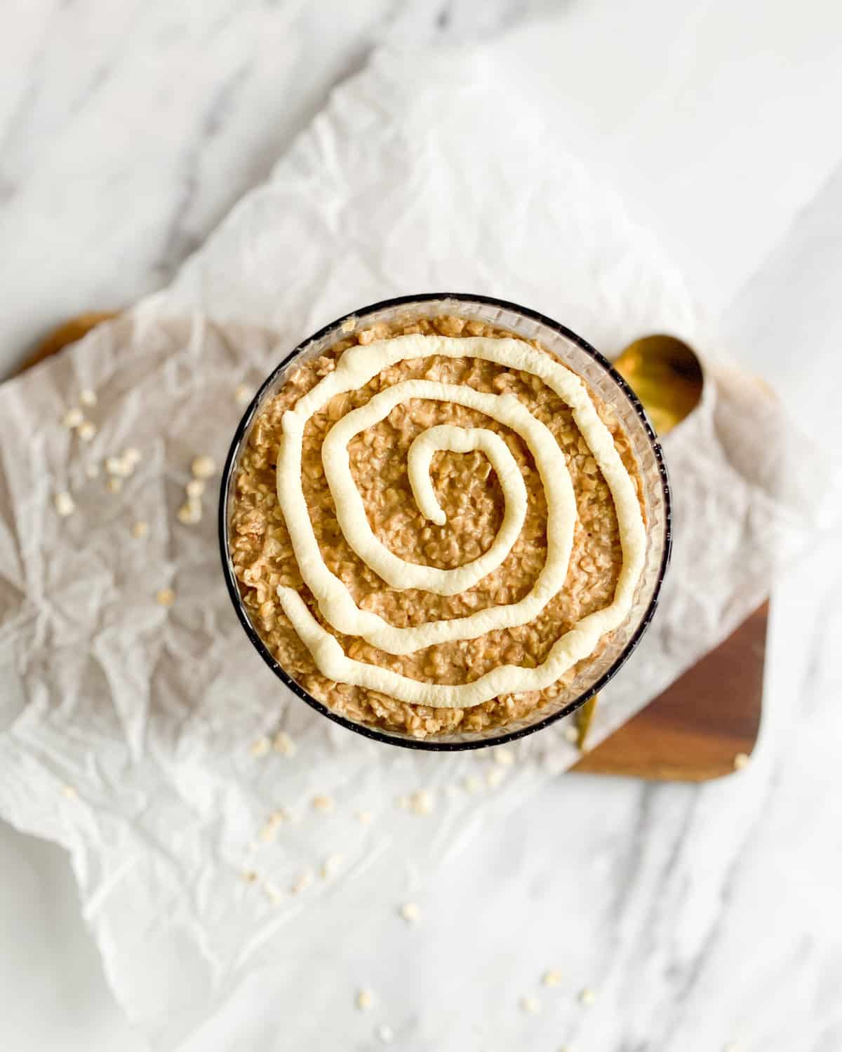 The best low calorie cinnamon roll overnight oats