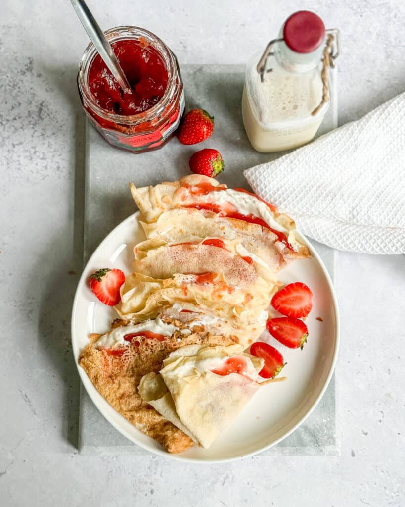 low calorie strawberries and cream crepes