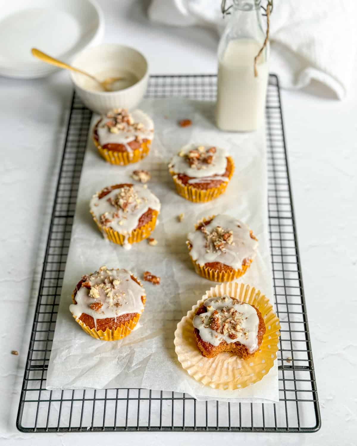 low calorie carrot cake muffins