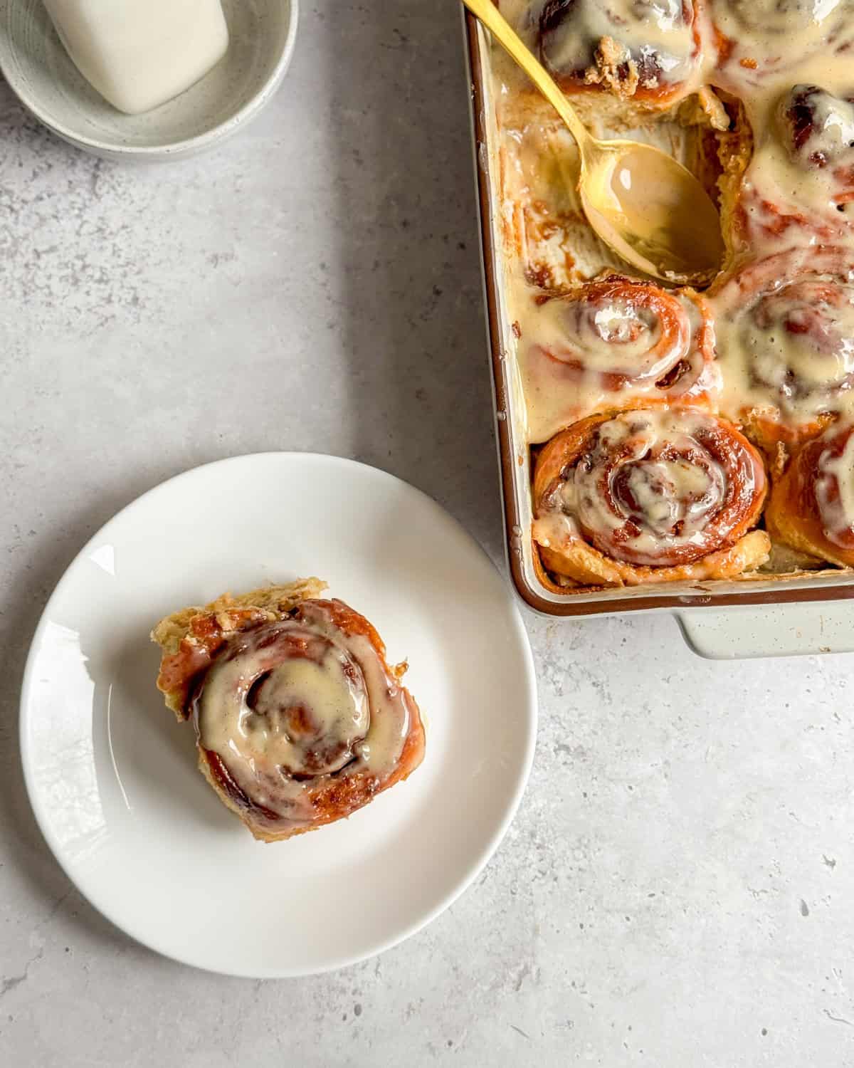 Low calorie cinnamon rolls (super fluffy and easy)