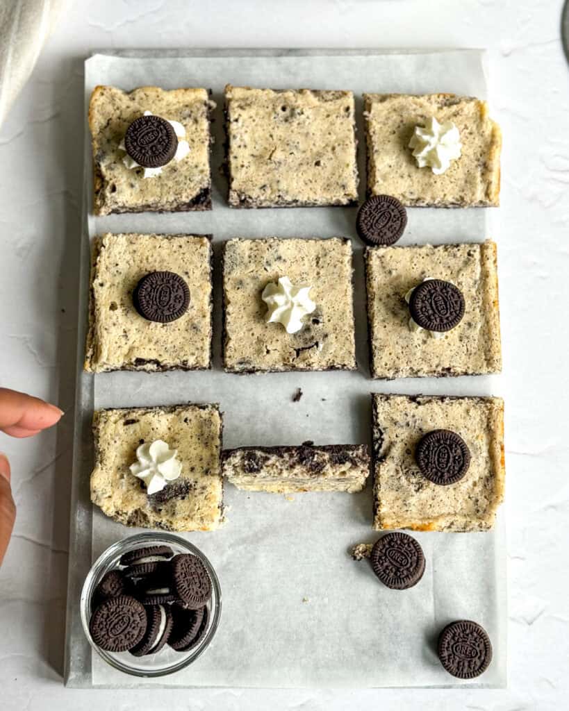 low calorie Oreo cheesecake bars