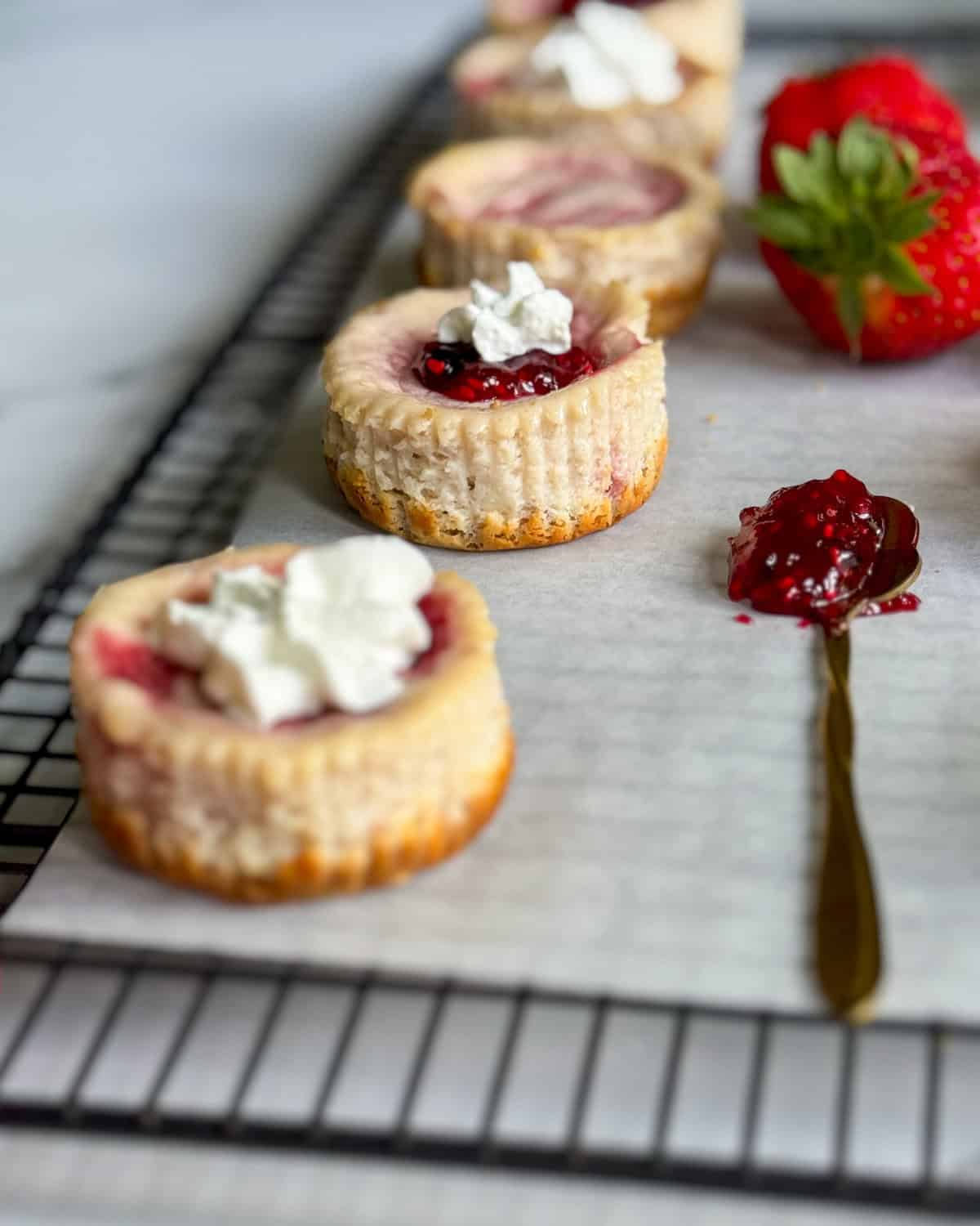 low calorie strawberry cheesecakes