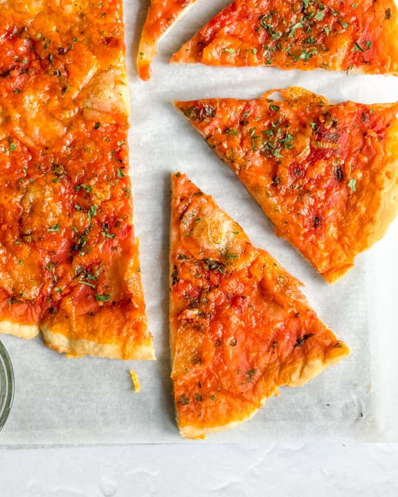 low calorie cheese & tomato pizza