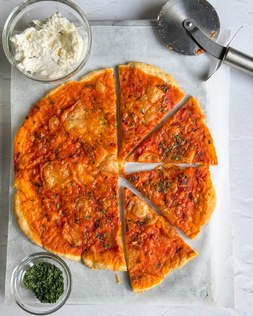 low calorie cheese & tomato pizza