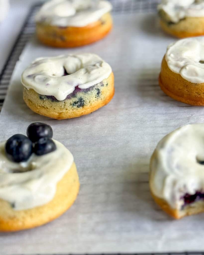 low calorie blueberry cheesecake donuts