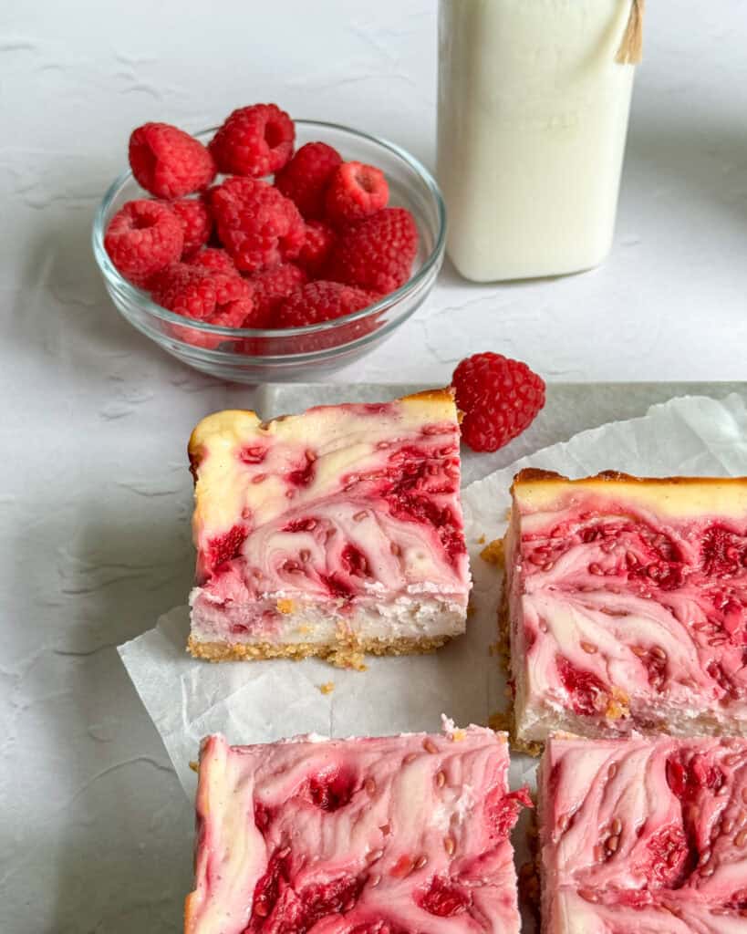 low calorie raspberry cheesecake bars