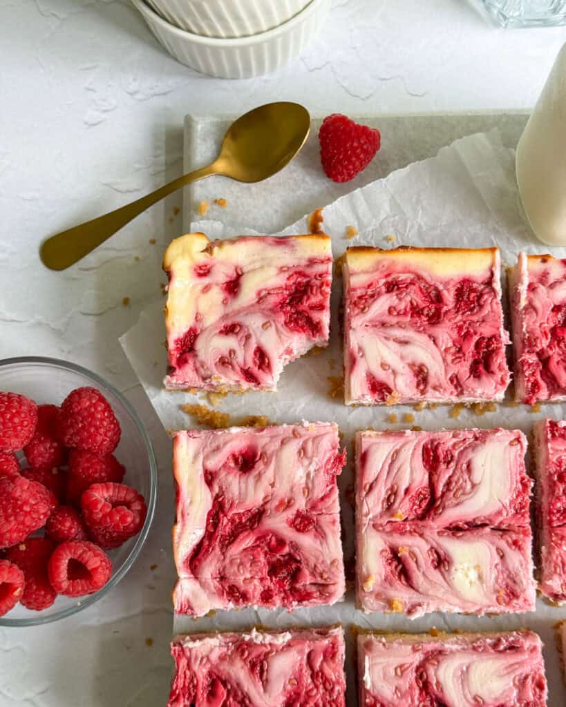 low calorie raspberry cheesecake bars